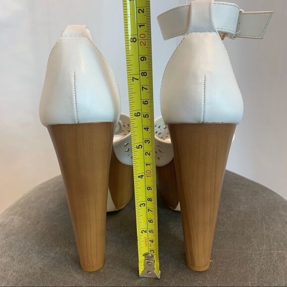 JUSTFAB Higher Now White Laser Cutout platform sandals Sz 7 NWOB - Picture 9 of 12